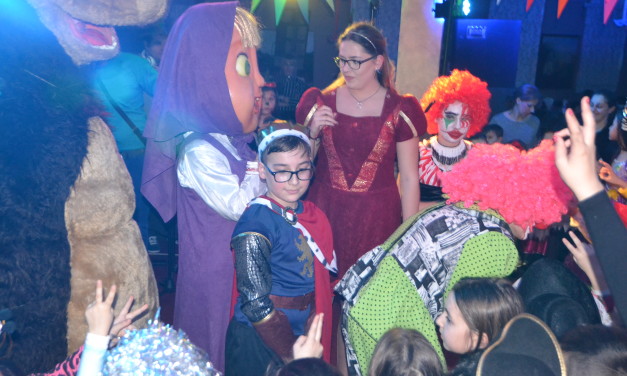 Видео: Детски маскенбал