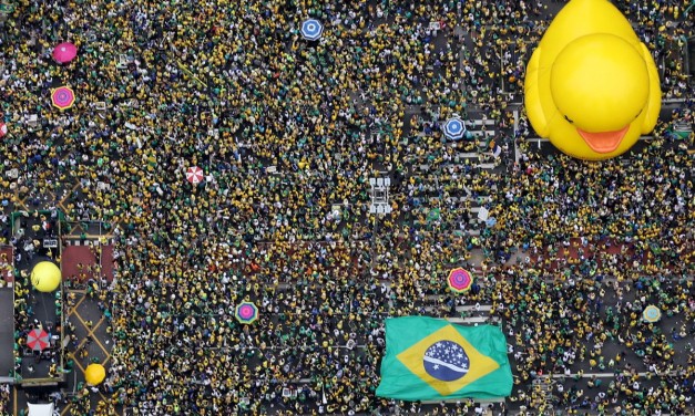 Протести во Бразил