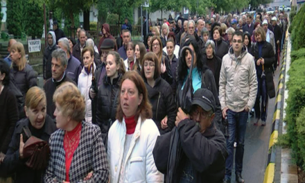 Струмичани и синоќа на протест.Бараат оставка од Претседателот Иванов,повлекување на аболицијата и одложување на изборите на 5ти Јуни.